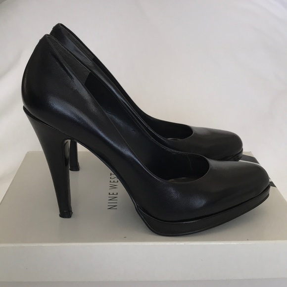Nine West Black Leather Pump - Picture 4 of 5